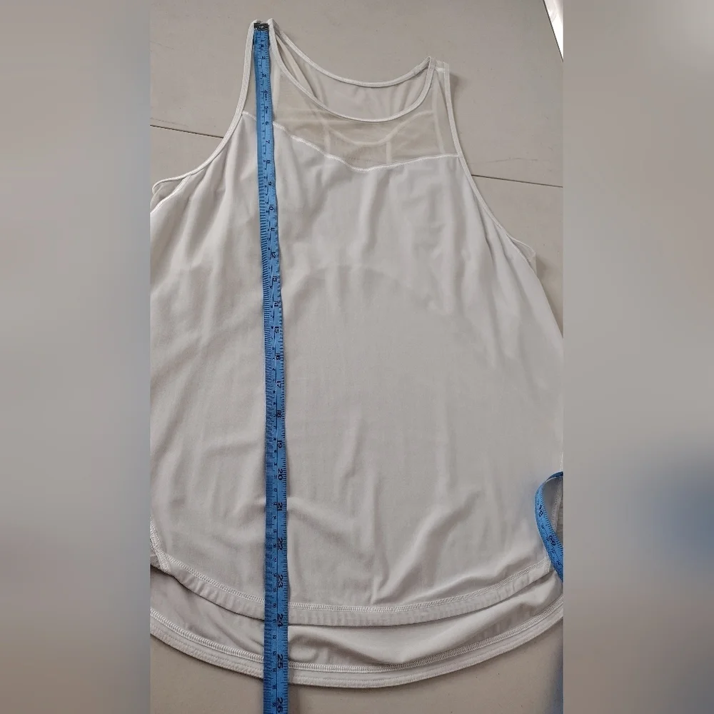 Lululemon White Workout Athletic Tank Top Sz 4